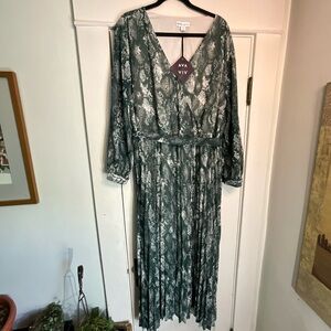 Ava & Viv Snake Printed Long Sleeve Dress NWT
